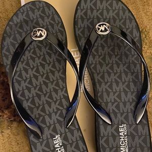 Michael Kors nwt sz8 flip flops with the box